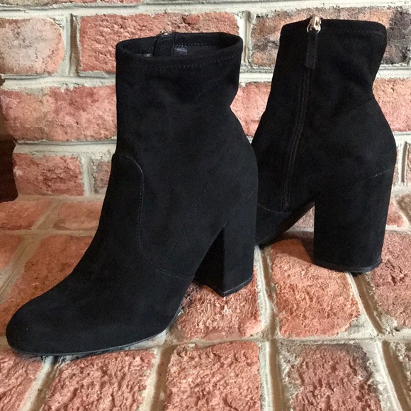 Black Steve Madden Booties - Picture 1 of 3